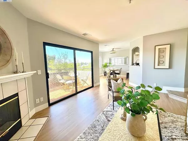 Hayward, CA 94546,21239 Gary Dr