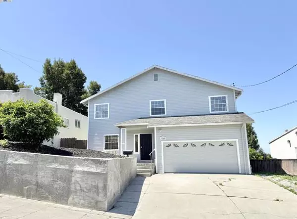 3251 Hyde St, Oakland, CA 94601
