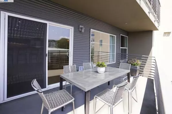Oakland, CA 94609,371 30th