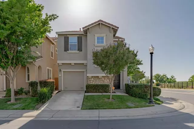 West Sacramento, CA 95691,2530 Gooseberry Cir