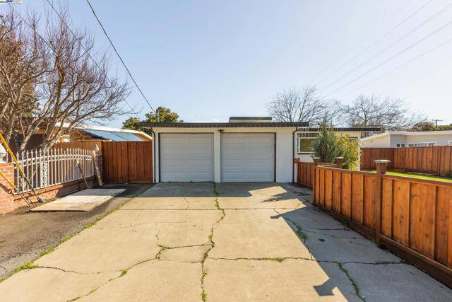 East Palo Alto, CA 94303,2720 Fordham St