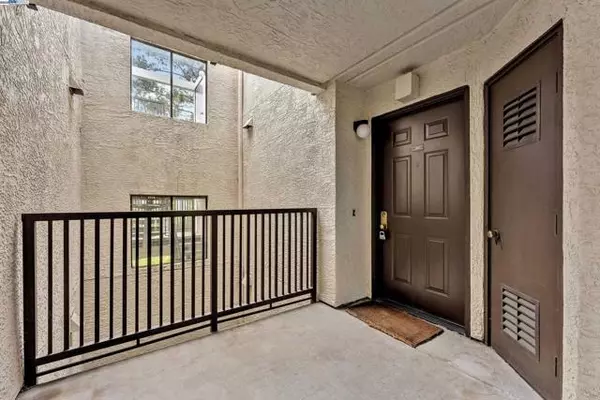 Hayward, CA 94546,21239 Gary Dr