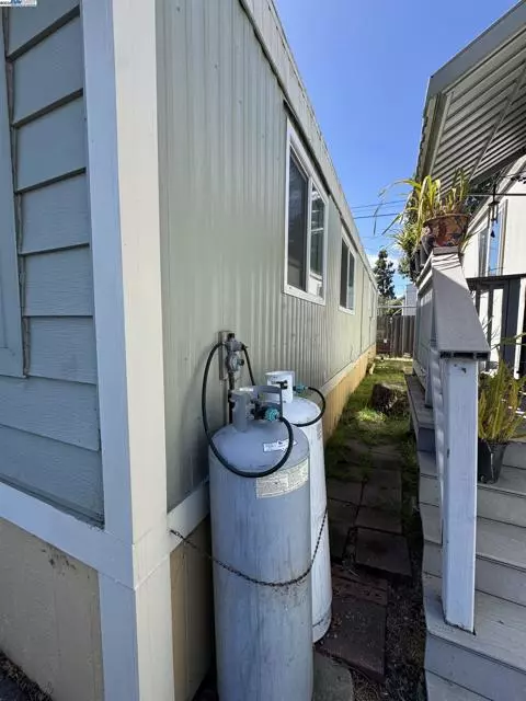 San Leandro, CA 94577,2399 East 14th Street