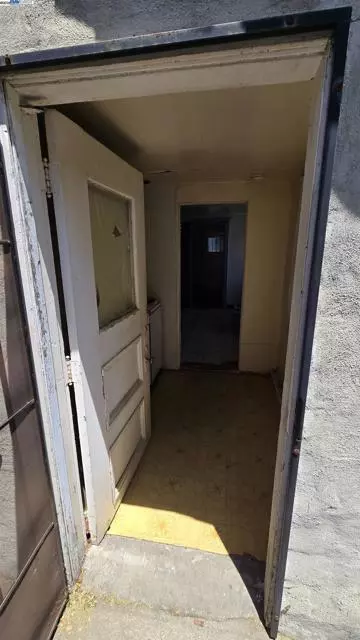 Oakland, CA 94601,3020 E. 19th st