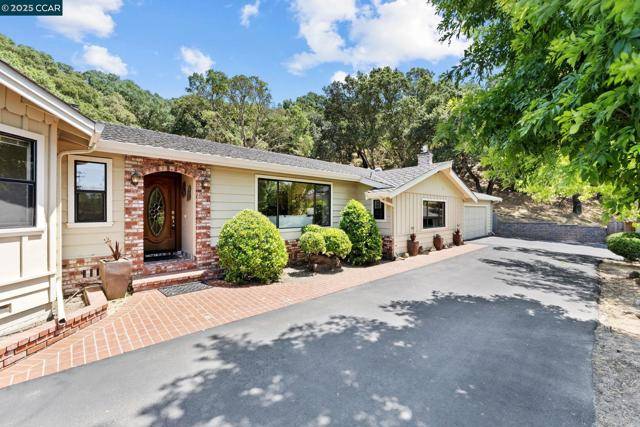 Martinez, CA 94553,3092 Lester Rd