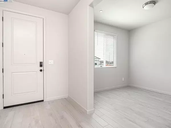 Oakley, CA 94561,663 Channel Cir