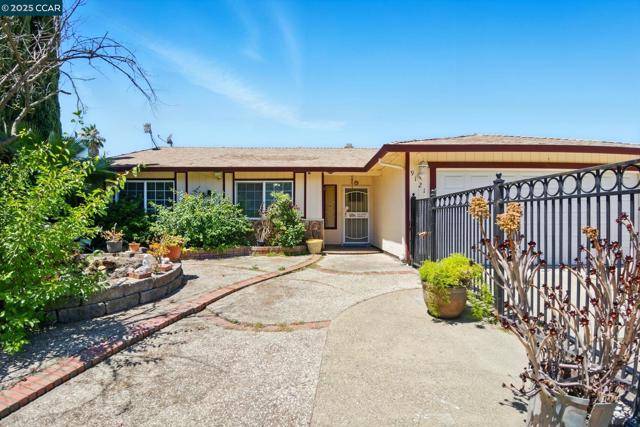 9121 Eaglepoint Ln,  Stockton,  CA 95210