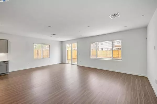 Discovery Bay, CA 94505,355 Astilbe Street