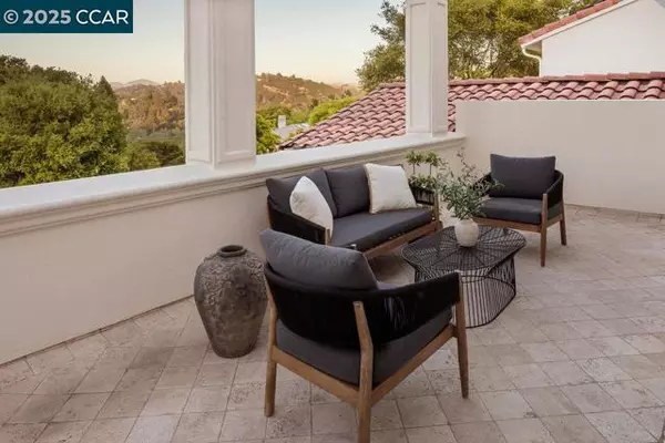 Orinda, CA 94563,128 Oak Rd