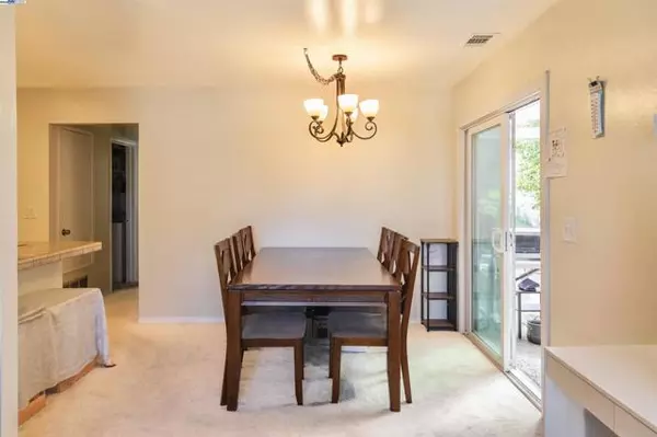 Fremont, CA 94555,33010 Lake Mead Dr