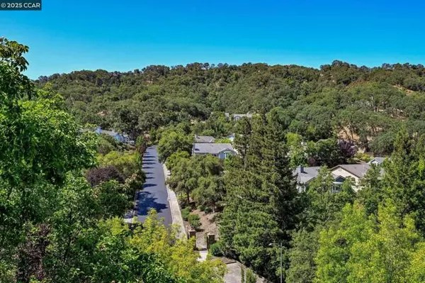 Walnut Creek, CA 94595,5954 Autumnwood Dr