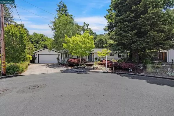 345 Shire Oaks Court, Lafayette, CA 94549