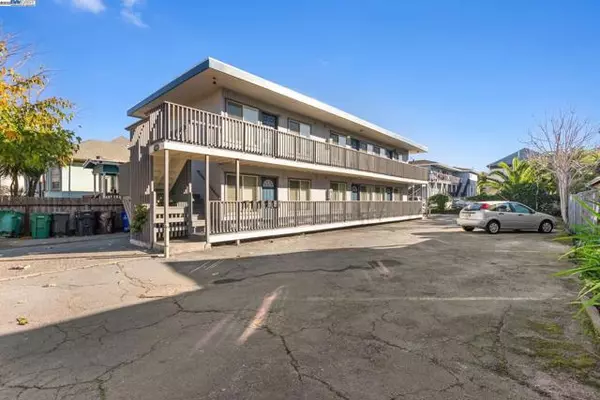 1108 Chestnut St, Oakland, CA 94607