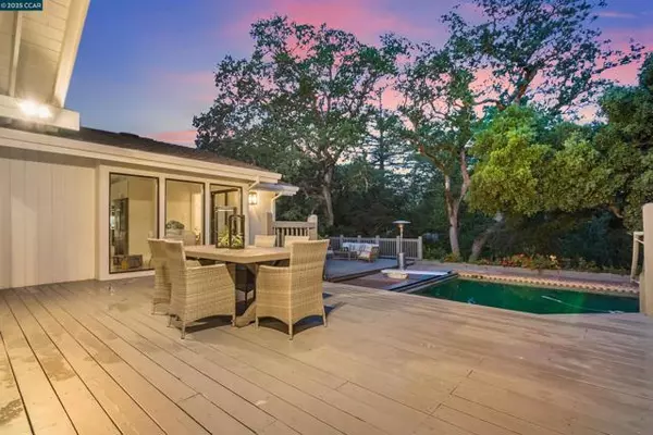 Orinda, CA 94563,25 Acacia Dr