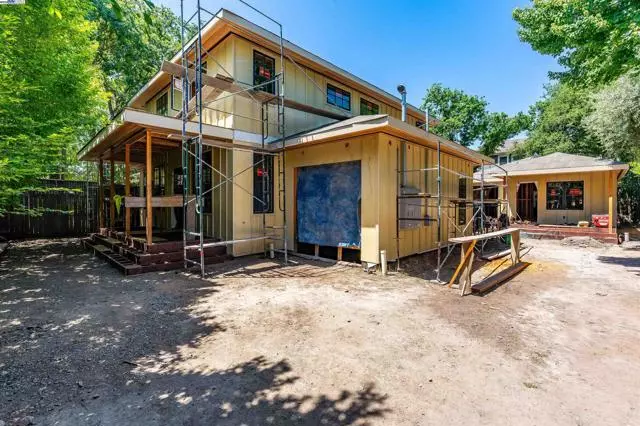 Sonoma, CA 95476,315 East MACARTHUR