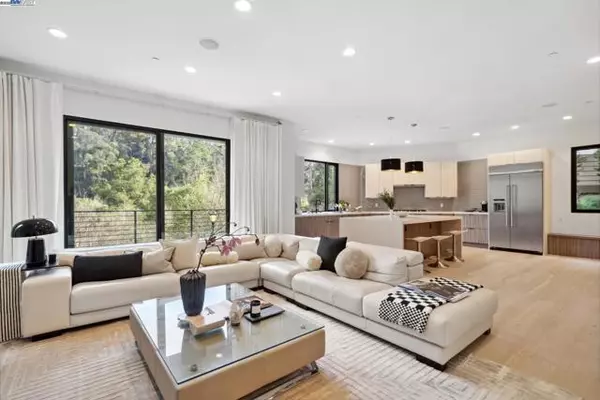 Oakland, CA 94611,3 West Cir