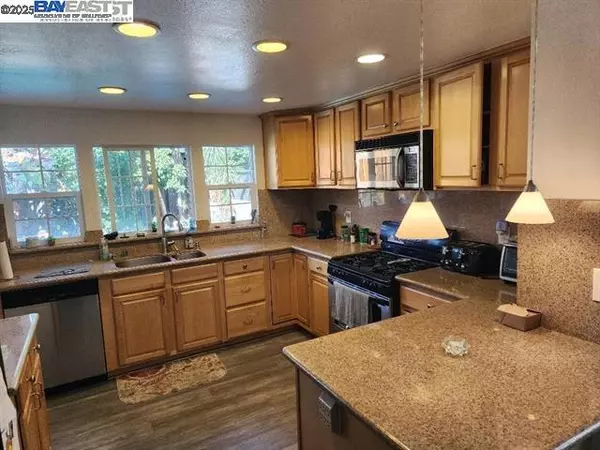 Newark, CA 94560,36202 Worthing