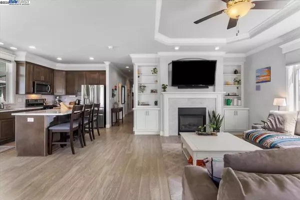 Redwood City, CA 94063,3015 East Bayshore Road #423