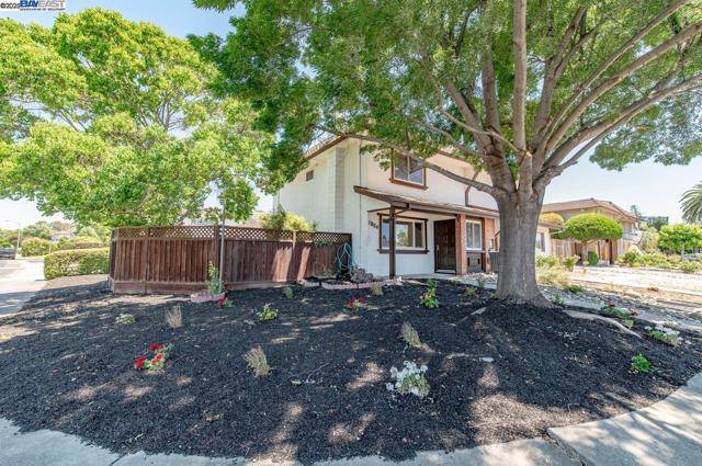 Livermore, CA 94550,1004 Vienna St
