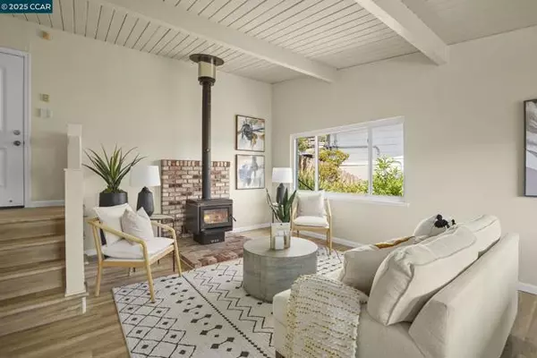 2835 Stephen Dr, Richmond, CA