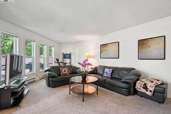 Fremont, CA 94538,39490 Albany Cmn