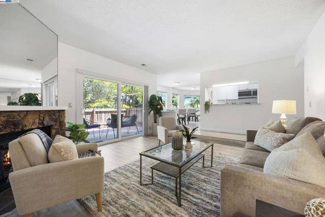 Hayward, CA 94546,21228 Gary Dr