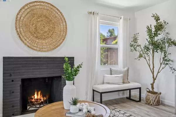 Hayward, CA 94541,3287 Kelly St