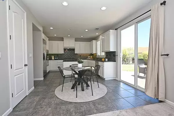 San Ramon, CA 94582,1628 Banbury Dr