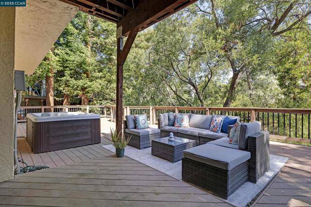 14 Saint Louis Ln, Pleasant Hill, CA 94523
