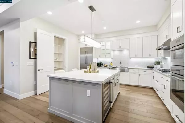 Lafayette, CA 94549,20 Woodbury Highlands Court