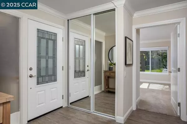 Walnut Creek, CA 94595,1115 Oakmont Dr