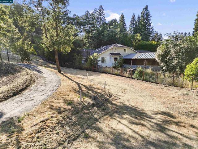 Alamo, CA 94507,221 Dean Rd