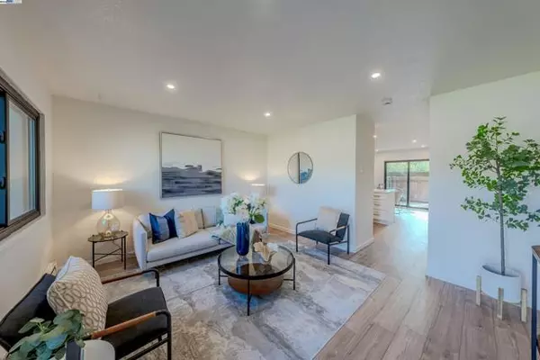 Rohnert Park, CA 94928,217 College View Dr