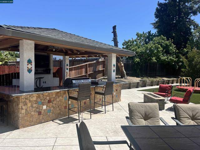 3931 Chatworth St, Pittsburg, CA 94565