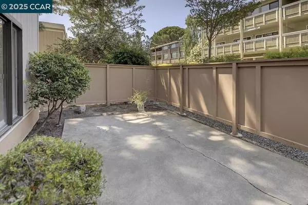 Walnut Creek, CA 94595,1125 Singingwood Ct