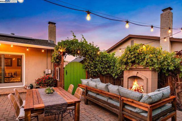 Pleasanton, CA 94588,4686 Herrin Way