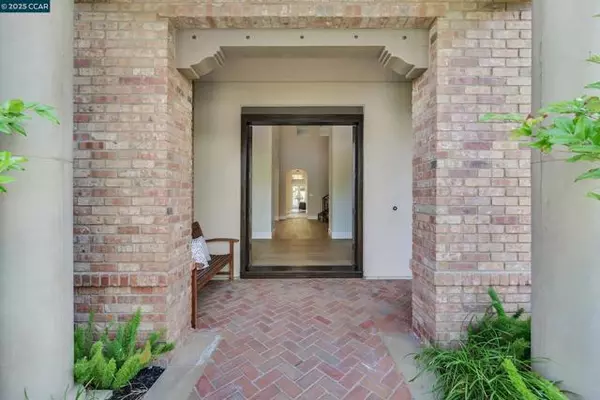 Alamo, CA 94507,123 Alamo Springs Dr