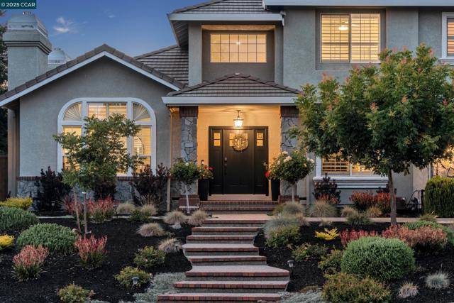 3832 Arbolado Dr, Walnut Creek, CA 94598