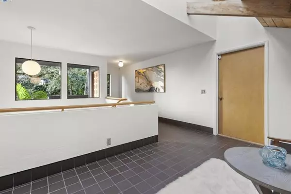 Oakland, CA 94611,6425 Zinn Dr