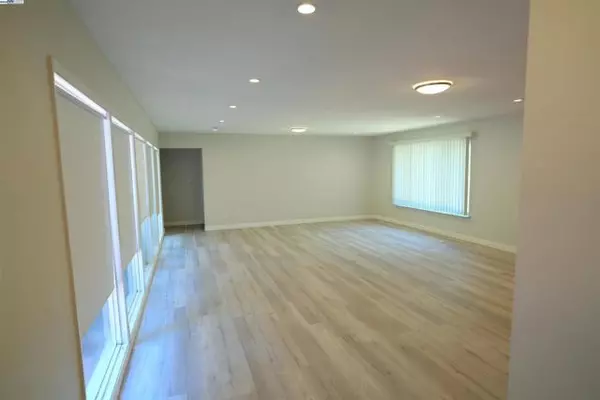 Sacramento, CA 95821,3180 Watt Ave