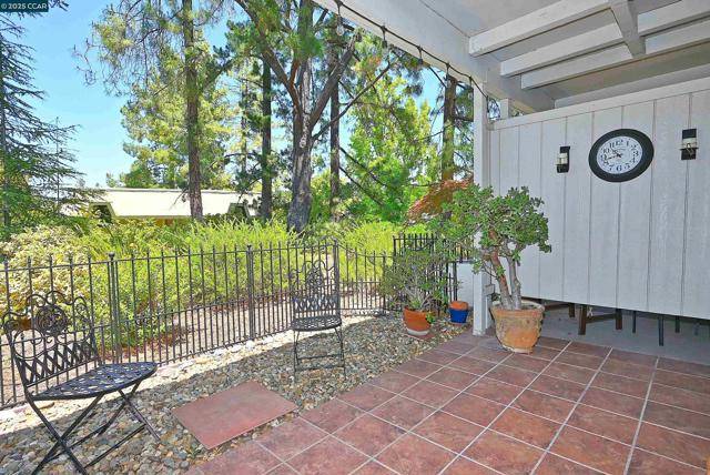 Walnut Creek, CA 94595,1332 Canyonwood Ct