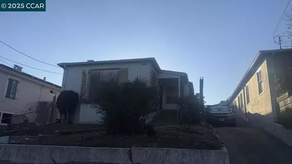Oakland, CA 94606,2207 17TH AVE