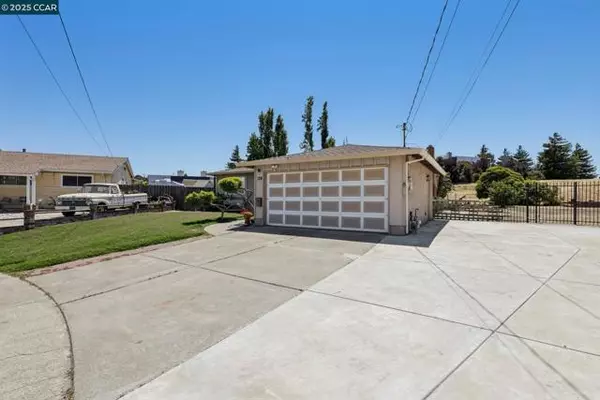 San Pablo, CA 94806,124 Zandra Ct
