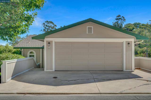 Martinez, CA 94553,1027 W Arlington Way