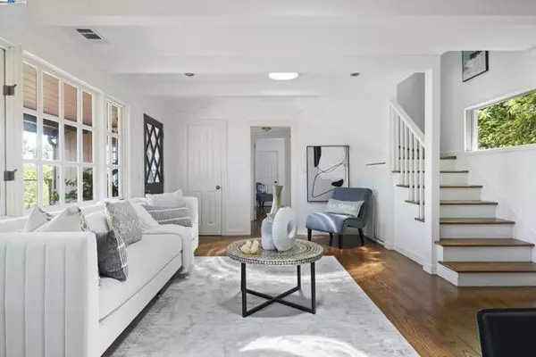 Orinda, CA 94563,12 South Trl