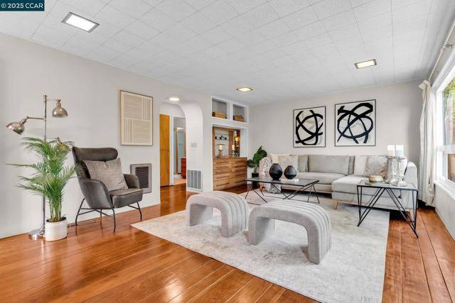 Kensington, CA 94707,139 Arlington Ave