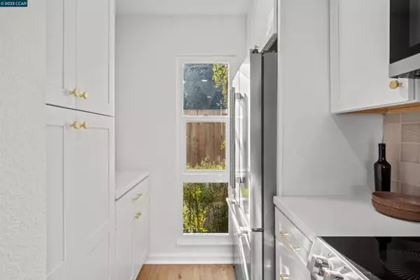 Walnut Creek, CA 94596,1411 Creekside Dr