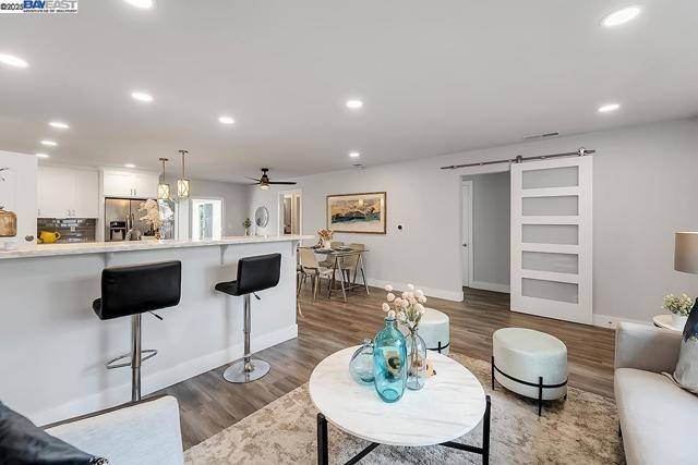 Sunnyvale, CA 94085,338 Orchard Ave
