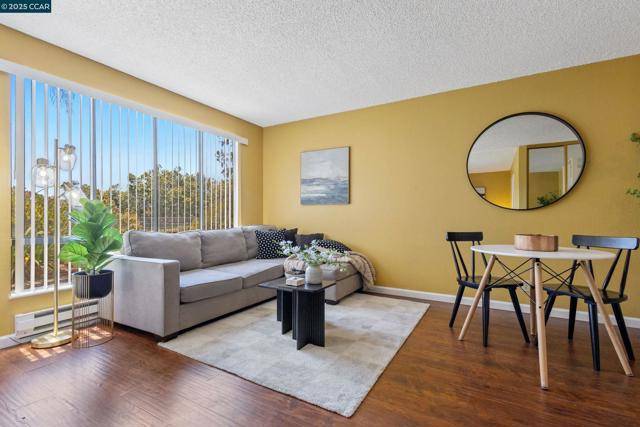 Emeryville, CA 94608,6 Captain Dr