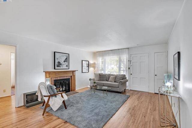 San Lorenzo, CA 94580,909 Via Manzanas